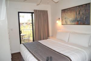 Scottsdale Park Suites - 228