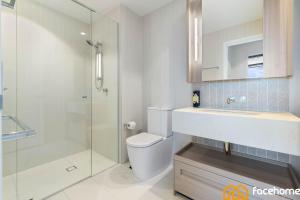 Elevated Luxury at QWR City & River Views