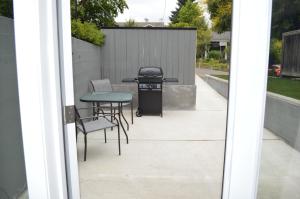 Cozy 1 BR Apartment in NW Seattle w Private Patio