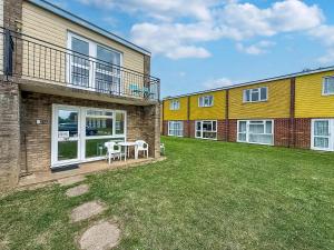 8 Berth Chalet To Hire At Bermuda Holiday Park Nearby Hemsby Beach Ref 18127B - Ubytování bez kategorie ve městě Hemsby