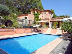 Maisons de vacances Holiday Home in France with Private Pool, cleaning included : photos des chambres