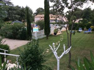 Maisons de vacances Holiday Home in Piolenc near Roman Orange, cleaning included : photos des chambres