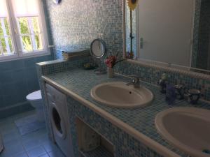 Maisons de vacances Holiday Home in Piolenc near Roman Orange, cleaning included : photos des chambres