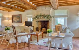 Maisons de vacances Stunning Home In Fontaine-Henry : photos des chambres