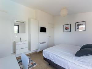 Villas Villa in Malaucene with Mont Ventoux Views, cleaning included : photos des chambres