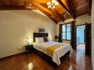 JAZ - Excellent location in Antigua, 4 guests