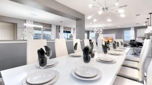 8915THC Solara Family Private Pool Theater & Frozen-Themed Bedroom