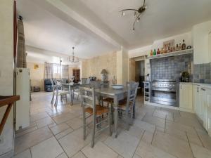 Villas Villa in Carpentras with Private Pool, cleaning included : photos des chambres