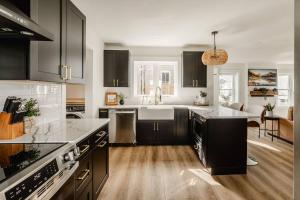 Modern Amish Country Retreat w Hot Tub.