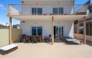 Stunning Apartment In Brodarica