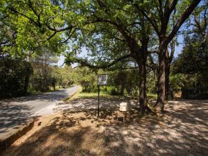 Maisons de vacances Chateau in Lorgues with Pool & Vineyard Views, cleaning included : photos des chambres