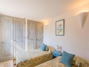 Maisons de vacances Chateau in Lorgues with Pool & Vineyard Views, cleaning included : photos des chambres