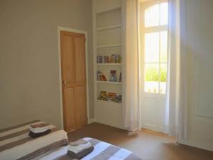 Maisons de vacances Villa in Valreas with Pool and Garden Views, cleaning included : Maison de Vacances 3 Chambres 