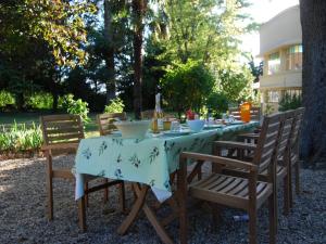 Maisons de vacances Lovely Cottage in Valreas with Swimming Pool : photos des chambres
