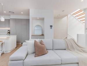 Lakehouse No 4- Luxury Lakefront Getaway Villa Pets Welcome