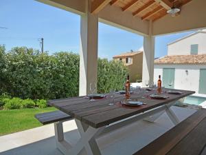 Villas Villa in Malaucene with Heated Pool, cleaning included : photos des chambres