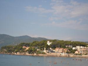 Maisons de vacances Holiday Home La Seyne near Beaches, cleaning included : photos des chambres