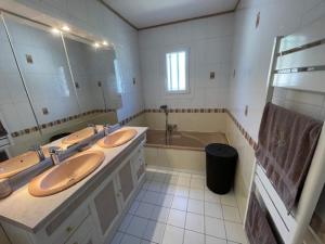 Maisons de vacances Villa in Vidauban with Pool & Vineyards Nearby, cleaning included : photos des chambres