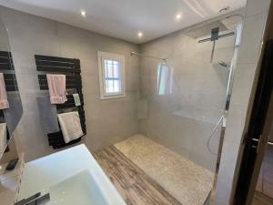 Maisons de vacances Villa in Vidauban with Pool & Vineyards Nearby, cleaning included : photos des chambres