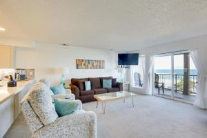 Lincoln City Beach Condo Clubhouse and Pool Access!