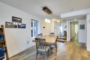 Lincoln City Beach Condo: Clubhouse & Pool Access!