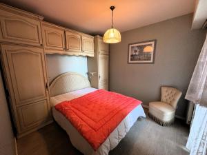 Appartement T2 avec balcon et vue mer, 1er étage, ascenseur, TV, cuisine équipée - FR-1-197-466