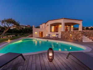 Lush Tuscan Villa near Versilia Beach