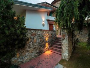 Tuscan Villa with Pool Near Lucca