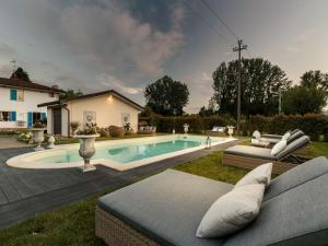 Tuscan Villa with Pool Near Lucca