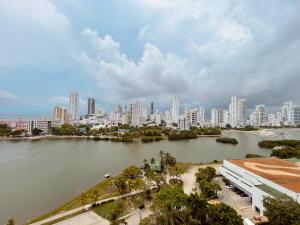 Cartagena apto estudio piso 12 frente a la playa
