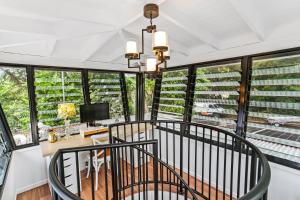 Coastal Luxe Little Cove Noosa