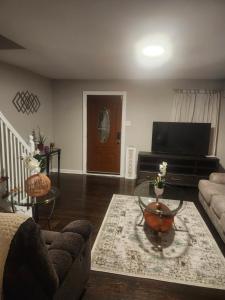 Simple 'N' Sheek 3bedroom 1 bathroom house