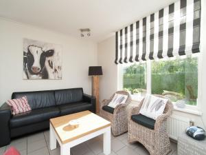 Bungalow in South Holland near the Beach