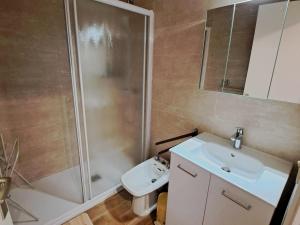 Maisons de vacances Maison charmante 2 chambres proche foret et plage - FR-1-323-582 : photos des chambres