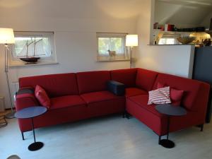 Attractive holiday home with jetty, cleaning included