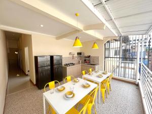 Premium Guest House Harmoni Jakarta pusat - Free Wifi & Smart tv Facility