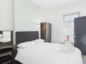 Five Bedroom Home with En Suites