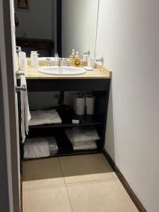 Departamento excelente ubicación YB