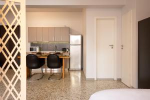 Studio Pittaki - Large Studio in Athens Historic Center, Near Acropolis