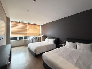 Superior Deluxe Twin