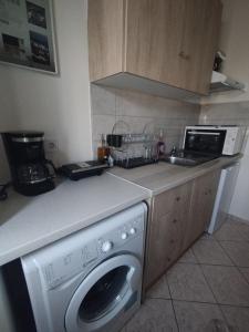 Trifyllianika Calm View