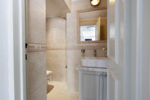 Wake Up to the Acropolis in a Hidden Gem