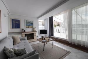 Wake Up to the Acropolis in a Hidden Gem