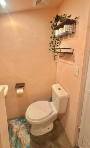 Cozy local style house only 1 min to the beach