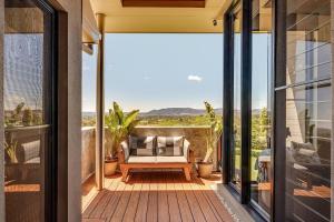 Red Lotus Guesthouse - A Grand Valley Views Escape