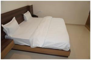 Jaipur Hotel ALTERA INN Near Bypass Road - Restaurant- Lift & Free Parking Facility - Fully Air Conditioned Rooms - Heart Of Pink City