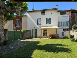 Studio au Coeur du Village avec terrasse et parking proche de Pamiers