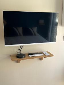 Chambre et salle de bain dans dépendance