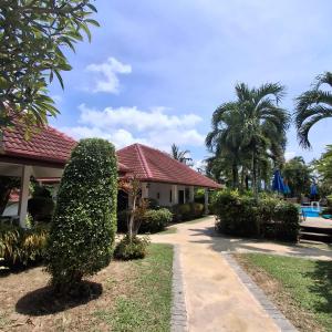 D&K Smiley Phuket Resort