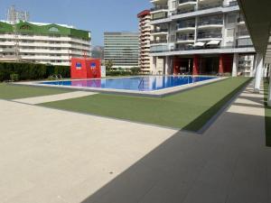 Modern & Sunny Studio